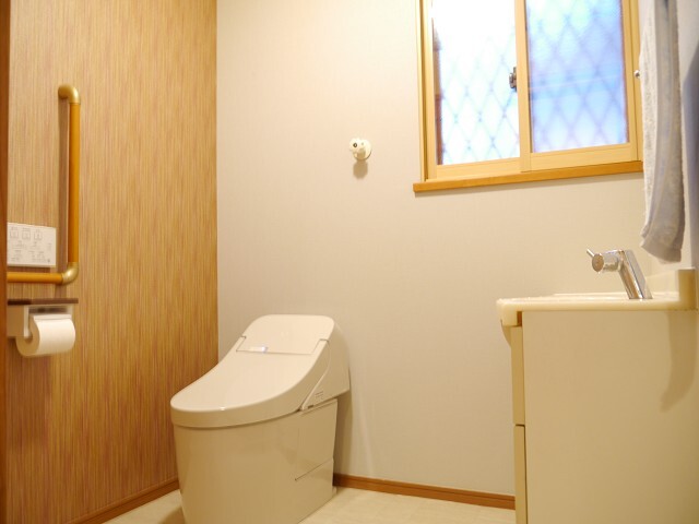 掃除もしやすく、空間もバリアフリー化し使いやすいトイレに。
