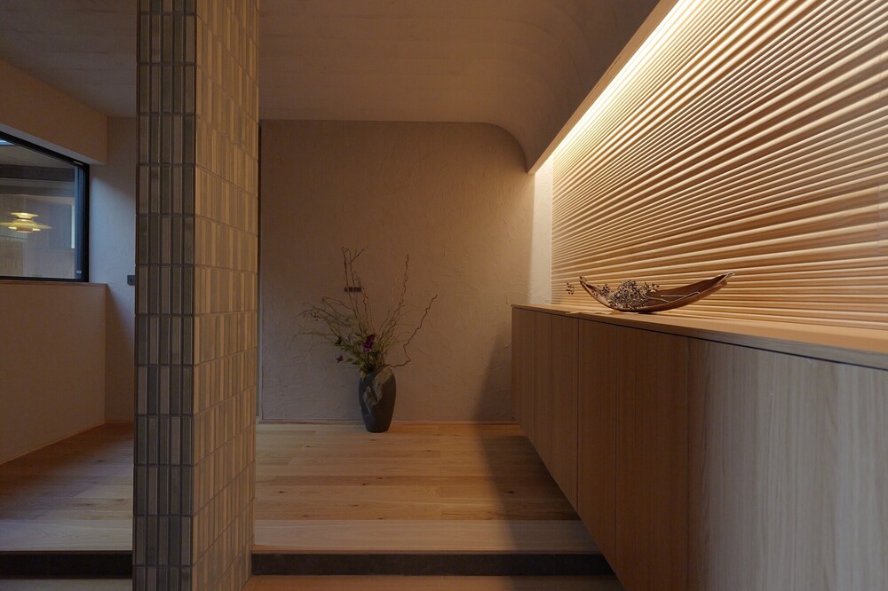 中庭に光と風・人が集う　リノベーション住宅