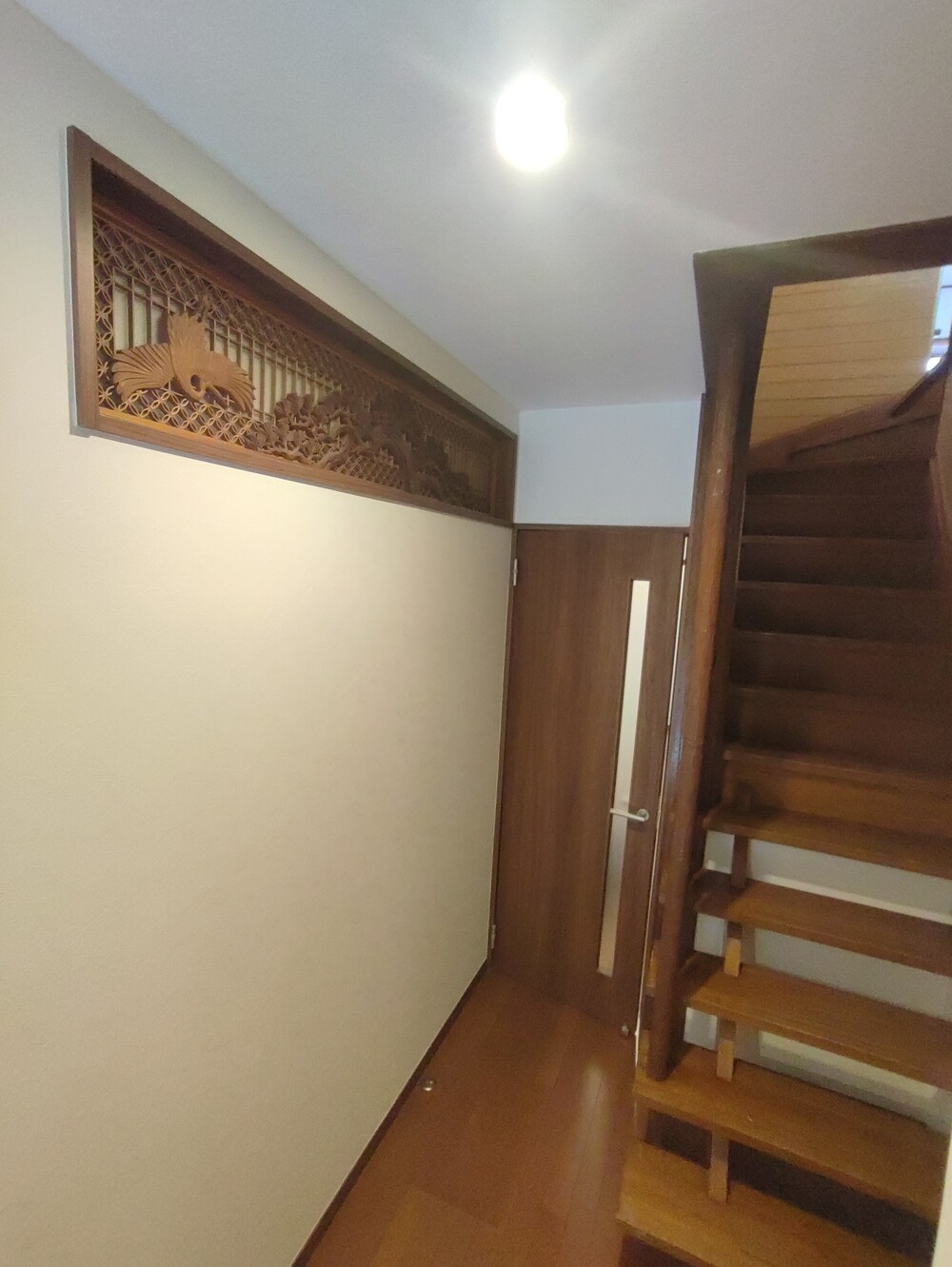 美しい欄間を再設置