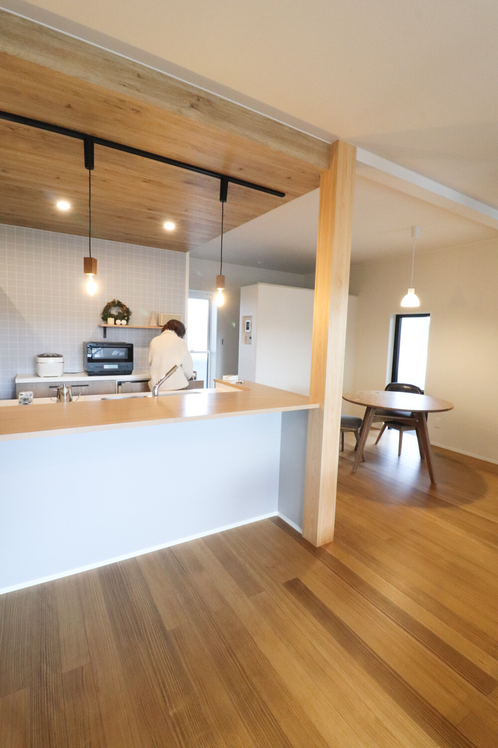 壁を撤去して、繋がった空間をキッチンにしました