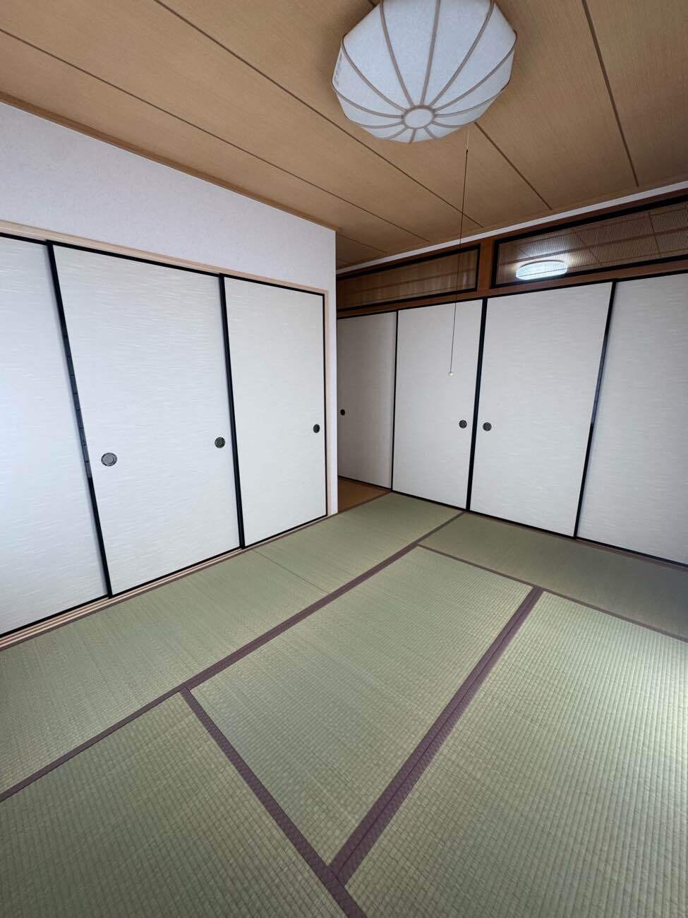 床の間を仏間にして、旅館のような和室に変身。