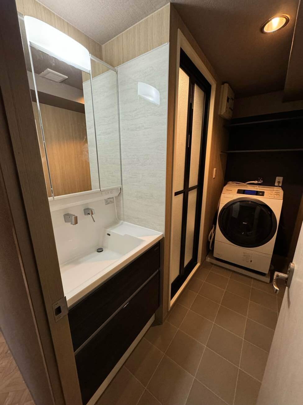 まるでホテルのようなお洒落な洗面所になりました