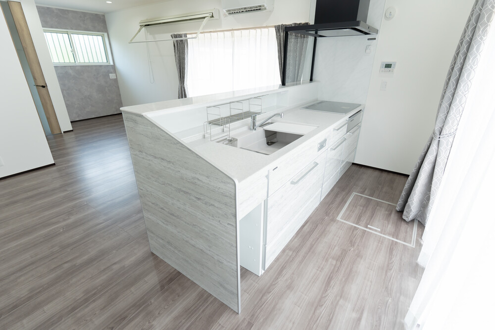 調理中でも部屋全体を見渡せるように！ マルチ収納対面なので料理もスムーズに！