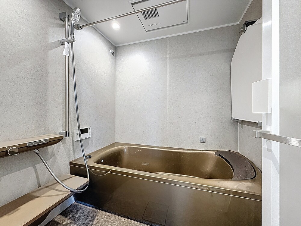 浴室はTOTO「マンションシンラ　WLシリーズ」。