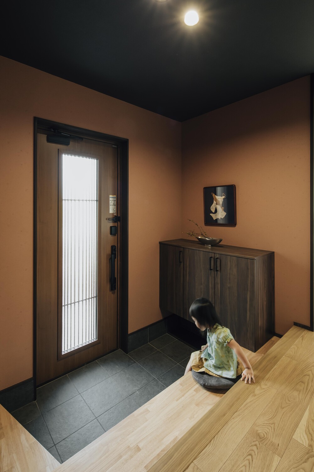 安全性とデザイン性を高めた玄関