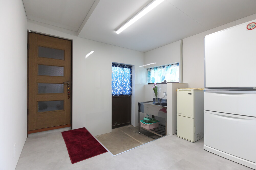 旧浴室を解体し、狭かった作業土間と一体化