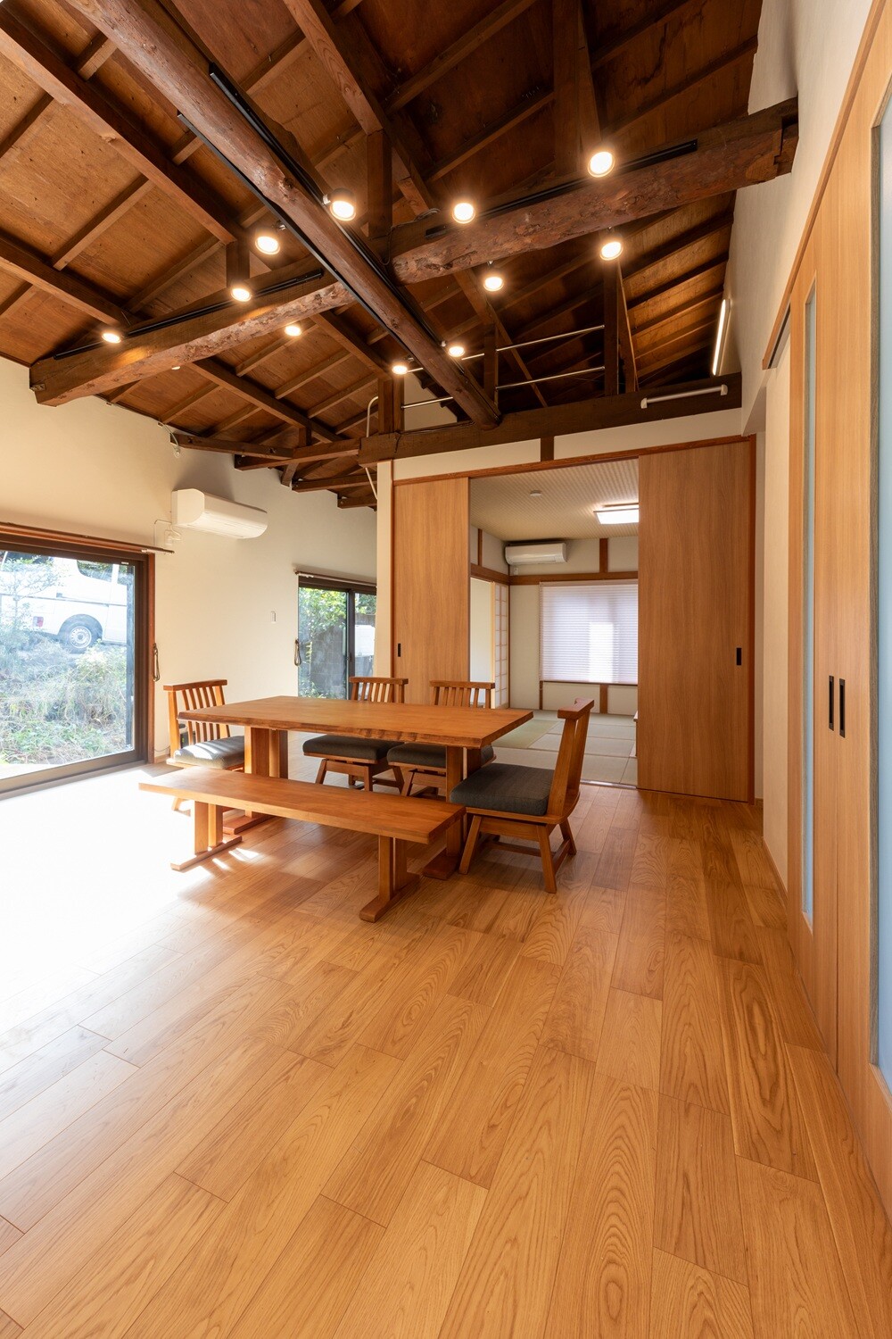 床材：朝日ウッドテック