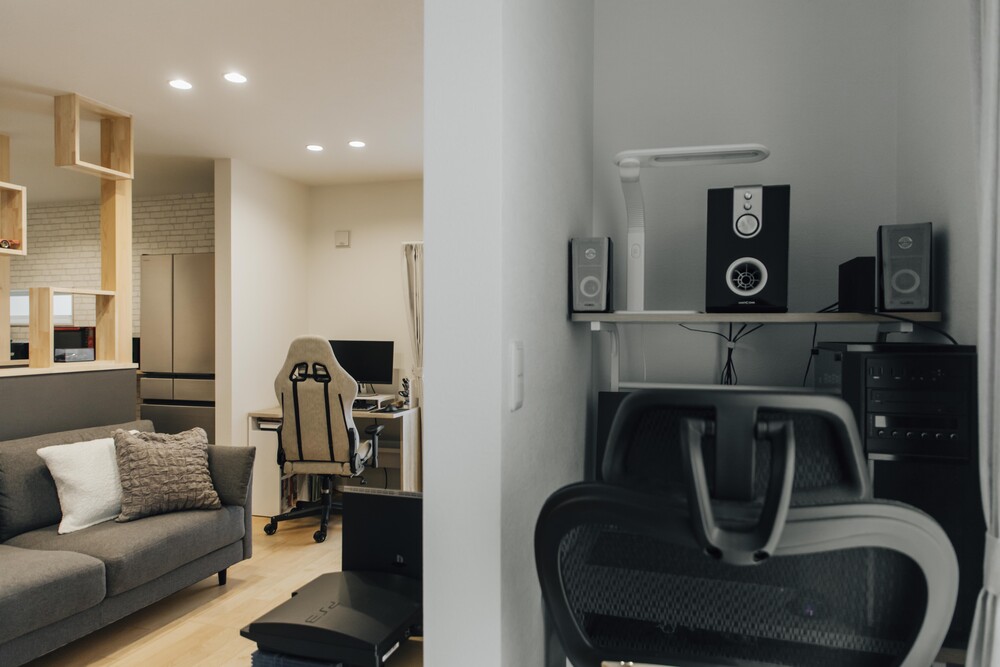 適度な距離感で集中できる夫婦のワークスペース