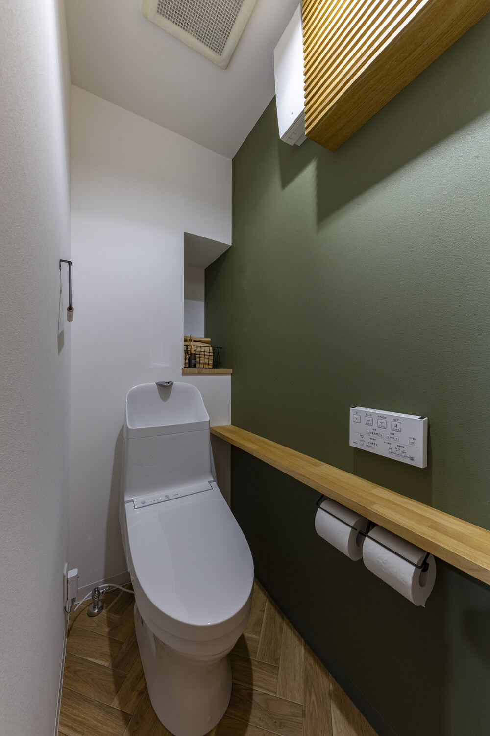 分電盤を隠す格子もお施主様の手作り