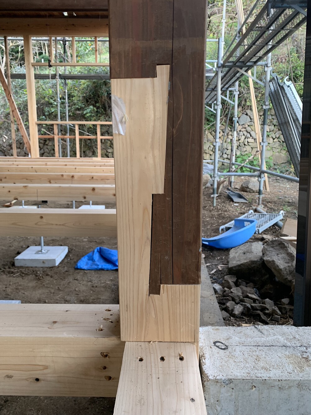 手仕事で継がれた新材のコントラスト